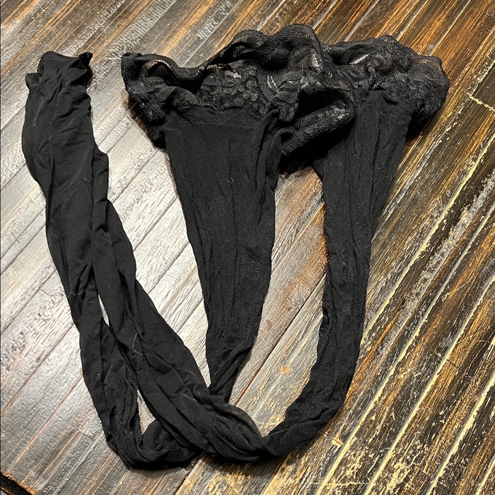 Chic Black Lace Tights